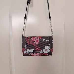 Steve Madden Floral cross body bag in New